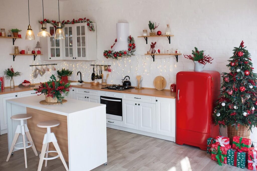 Selecciona un estilo de decoración navideña para la cocina

